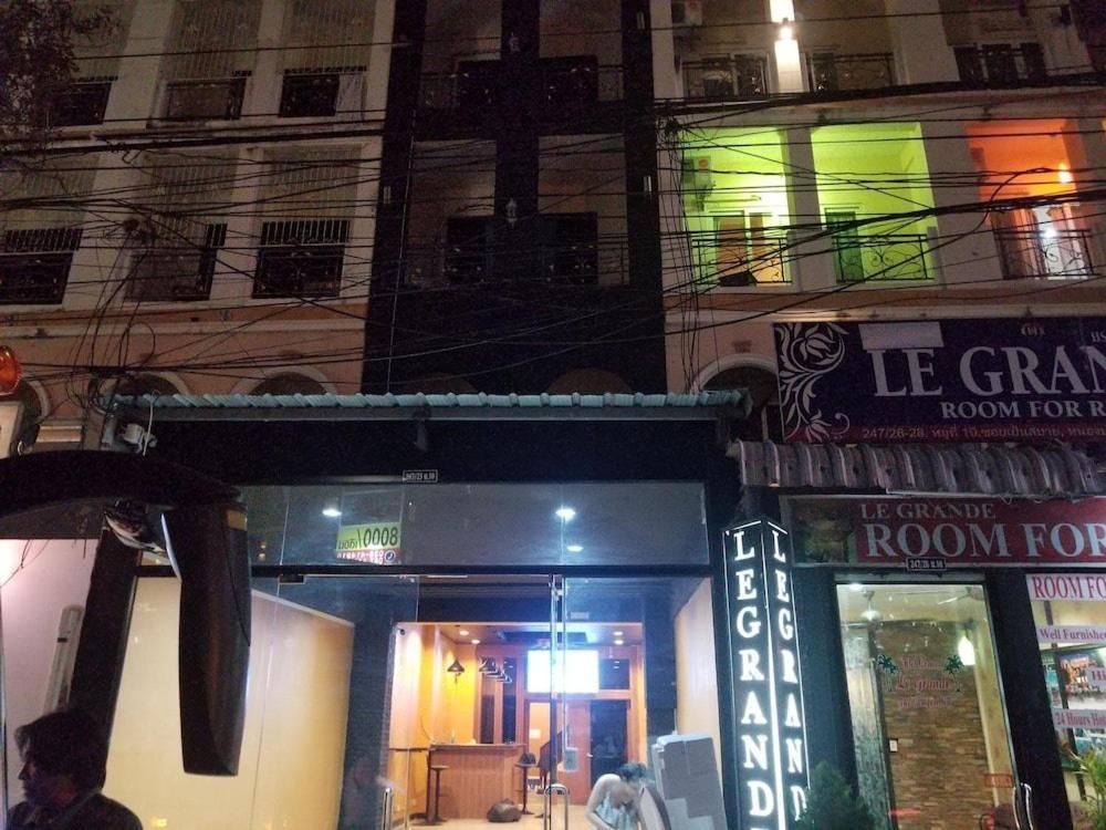 The Main Event Pattaya Bed & Breakfast Exterior photo