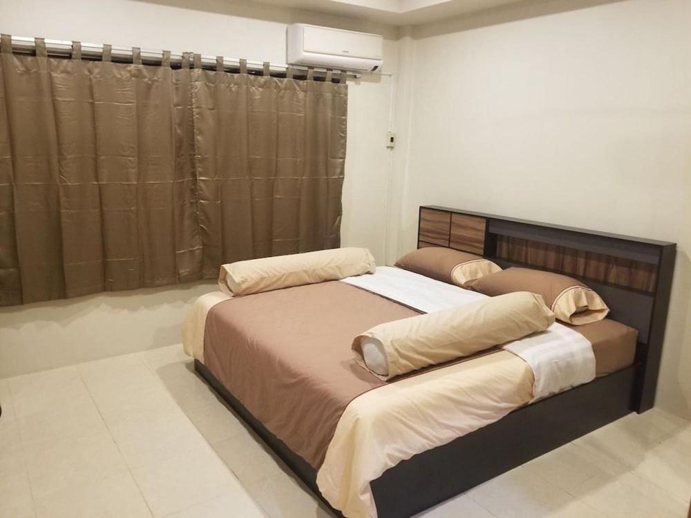 The Main Event Pattaya Bed & Breakfast Exterior photo